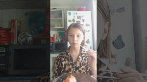 алло подписчики взаимная подписка Я кушаю пельмешки палочками