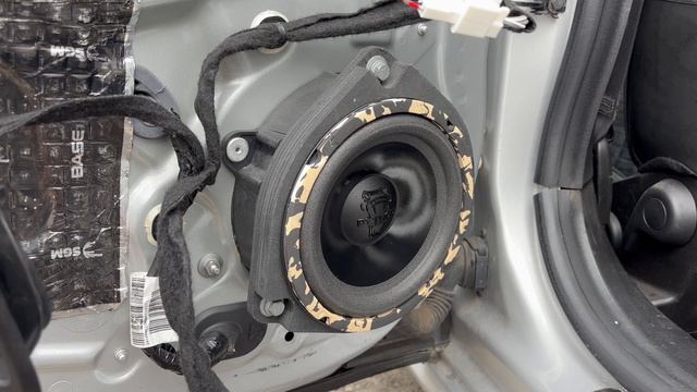 Установка динамиков Dl Audio Python 165 Comp в Renault Megane 4