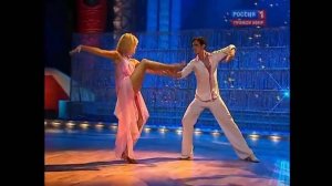 «Энергосберегающая подтанцовка»: балет Татьяны Булановой затмил певицу и стал звездой Сети