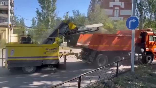 Благоустройство Горловки продолжается при поддержке техники из Кузбасса