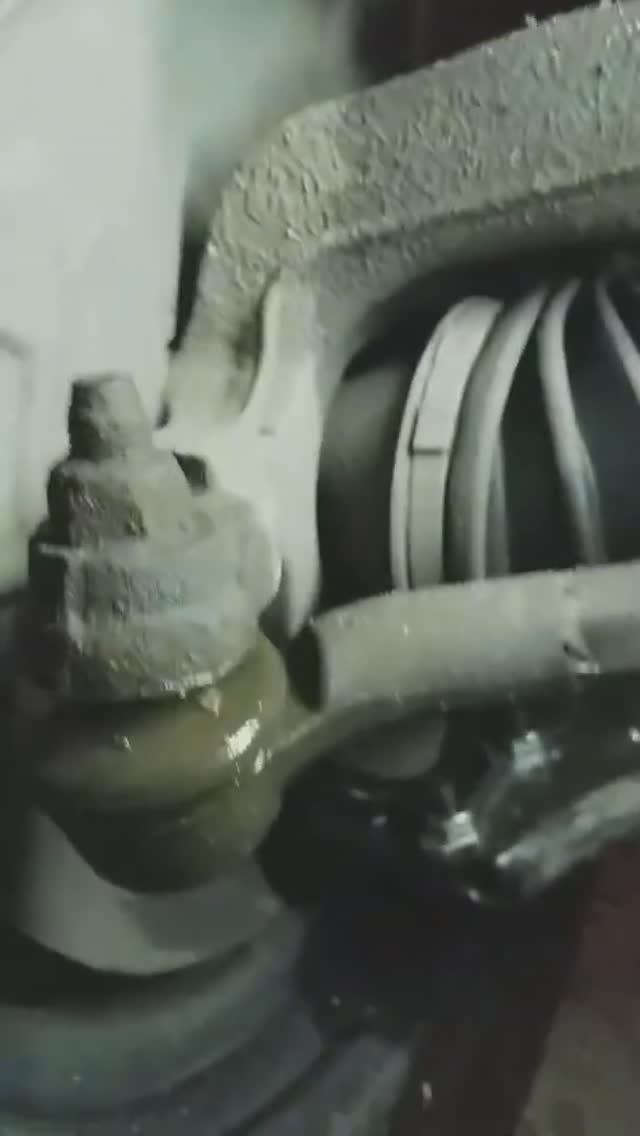 Стук колеса при убитом рулевом наконечнике. смотреть онлайн