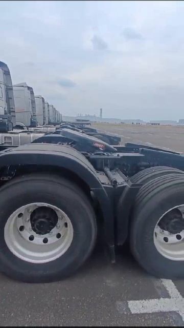 Седельный тягач Hyundai XCIENT смотреть онлайн