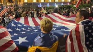 ПРО АМЕРИКАНСКИЕ ШЕСТВИЯ В ТБИЛИСИ В ДЕНЬ НЕЗАВИСИМОСТИ США. К ЧЕМУ ЗДЕСЬ УКРАИНСКИЙ ФЛАГ И КОНФЕТЫ?