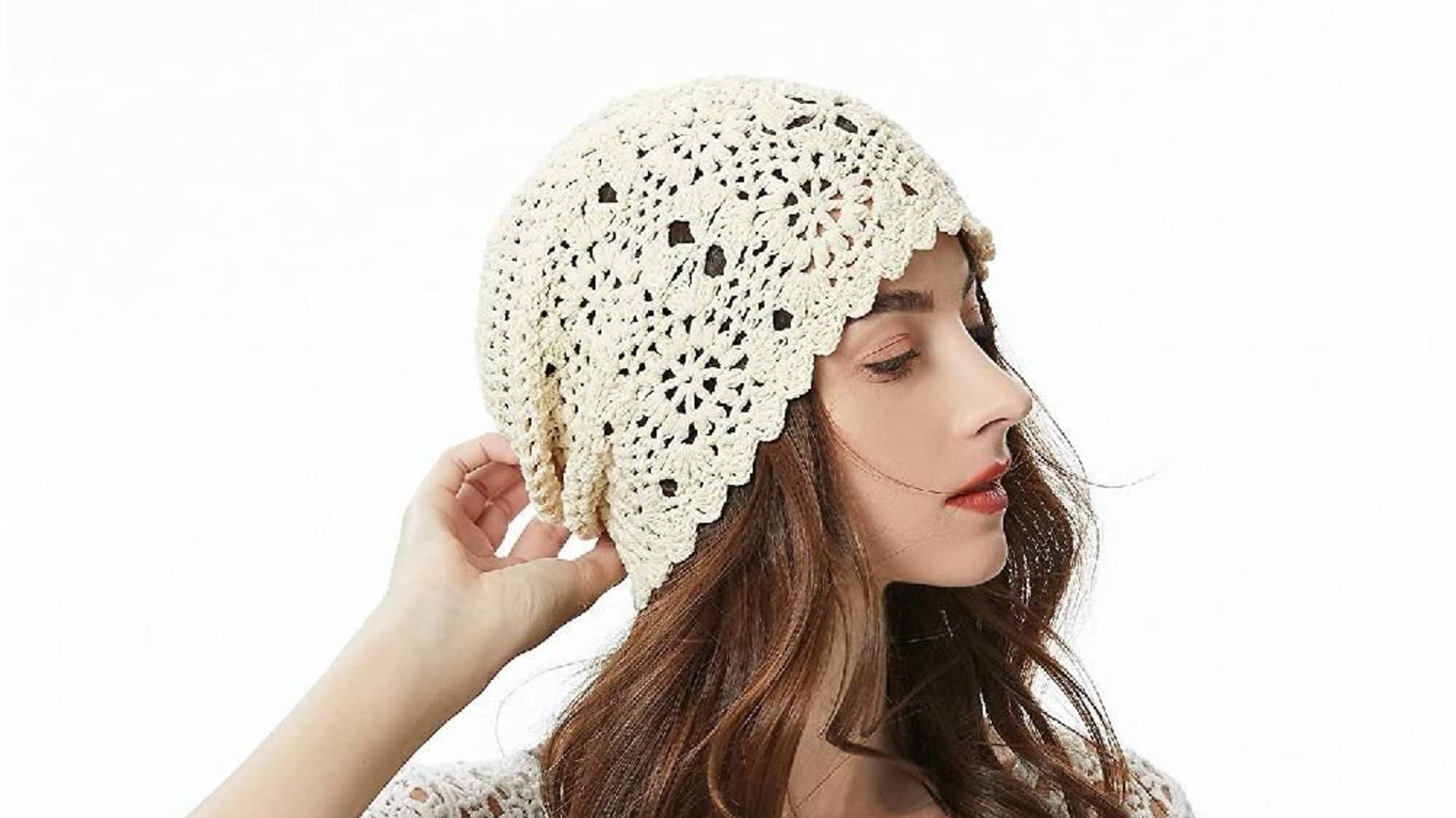 Летняя шапочка БИНИ крючком. Реплика LASAKY.