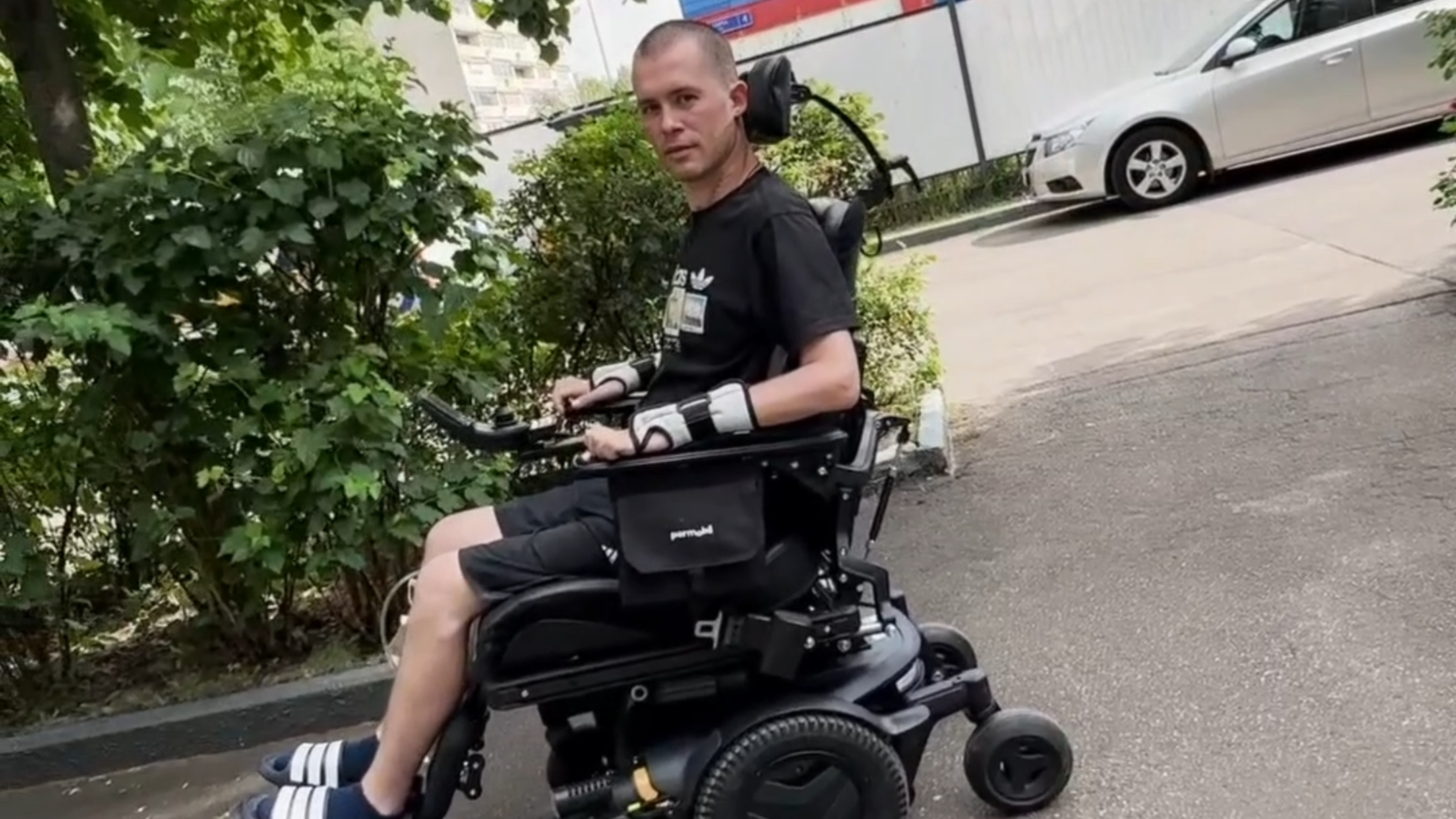 МЫ В МОСКВЕ💫 ПРИВЕЗЛИ КОЛЯСКУ PERMOBIL♿ (2 СЕРИЯ) смотреть онлайн