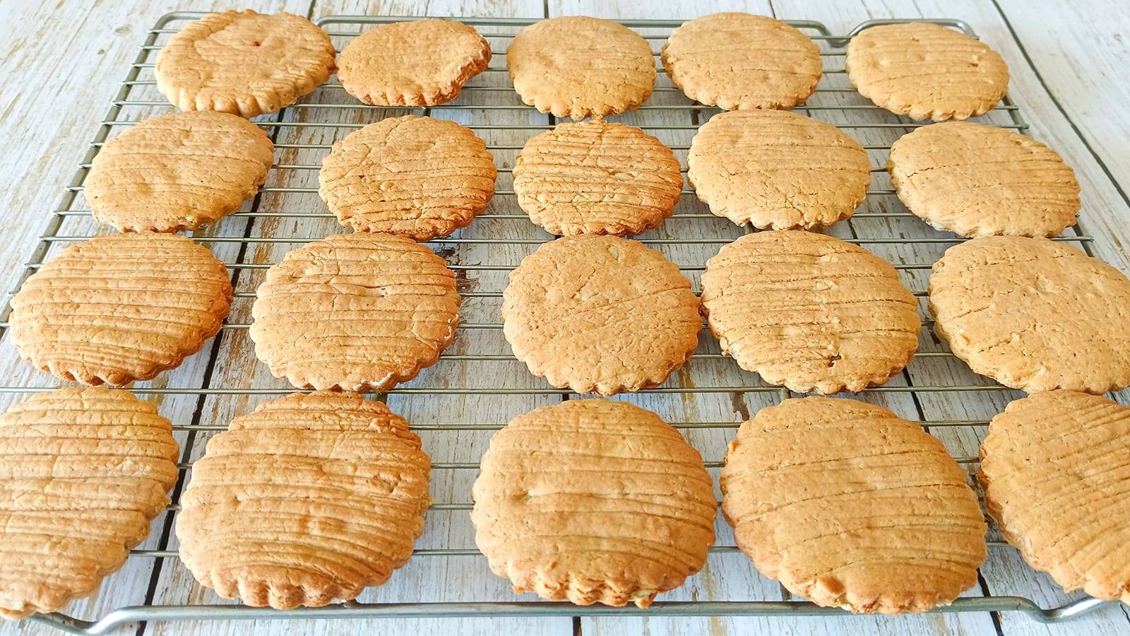 Халвичное печенье с кофе РАФ очень хрустящее (готовит мама). смотреть онлайн