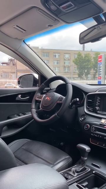 Kia Sorento Prime. Ремонт водительской сидушки и перетяжка руля с утолщением смотреть онлайн