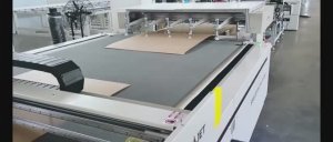 Планшетный режущий плоттер SINAJET: Плавно, точно и мощно!  Автоматическая линия резки гофрокартона.