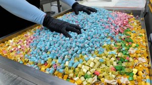 Изготовление конфет ручной работы в виде смайликов - корейская кондитерская фабрика