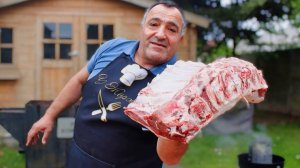 Мясо говядины приготовленное на решётке на мангале