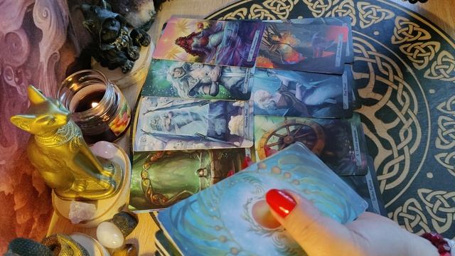 Что с ним происходит 💞 таро расклад на отношения смотреть онлайн