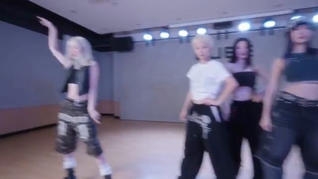 i-DLE 'Good Thing' Choreography Practice Video смотреть онлайн
