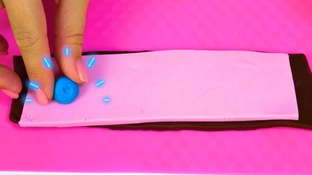 Готовлю игрушкам – ягодный рулет для Пеппы! Игры для детей в готовку и лепку из Плей До смотреть онлайн