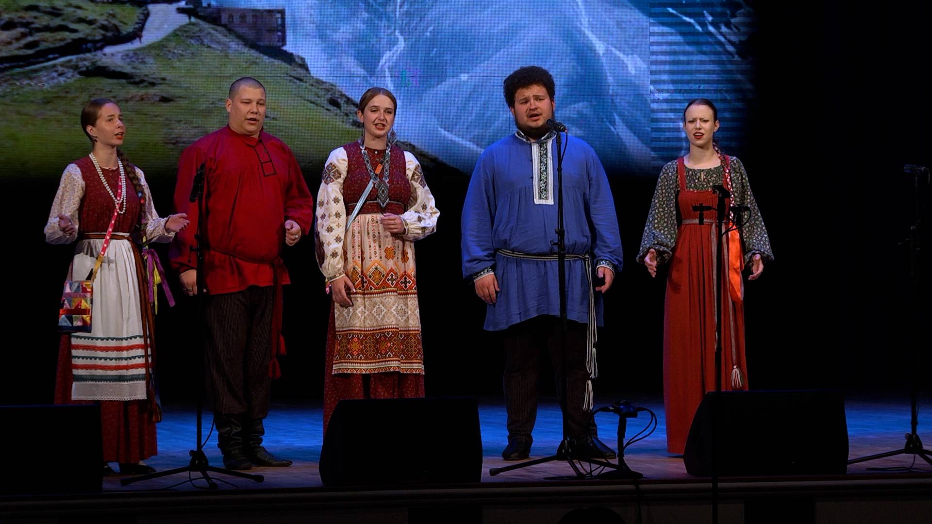 Фольклорный ансамбль «Дар» в дипломном концерте СХНП СОКИ 19 июня 2025 года смотреть онлайн