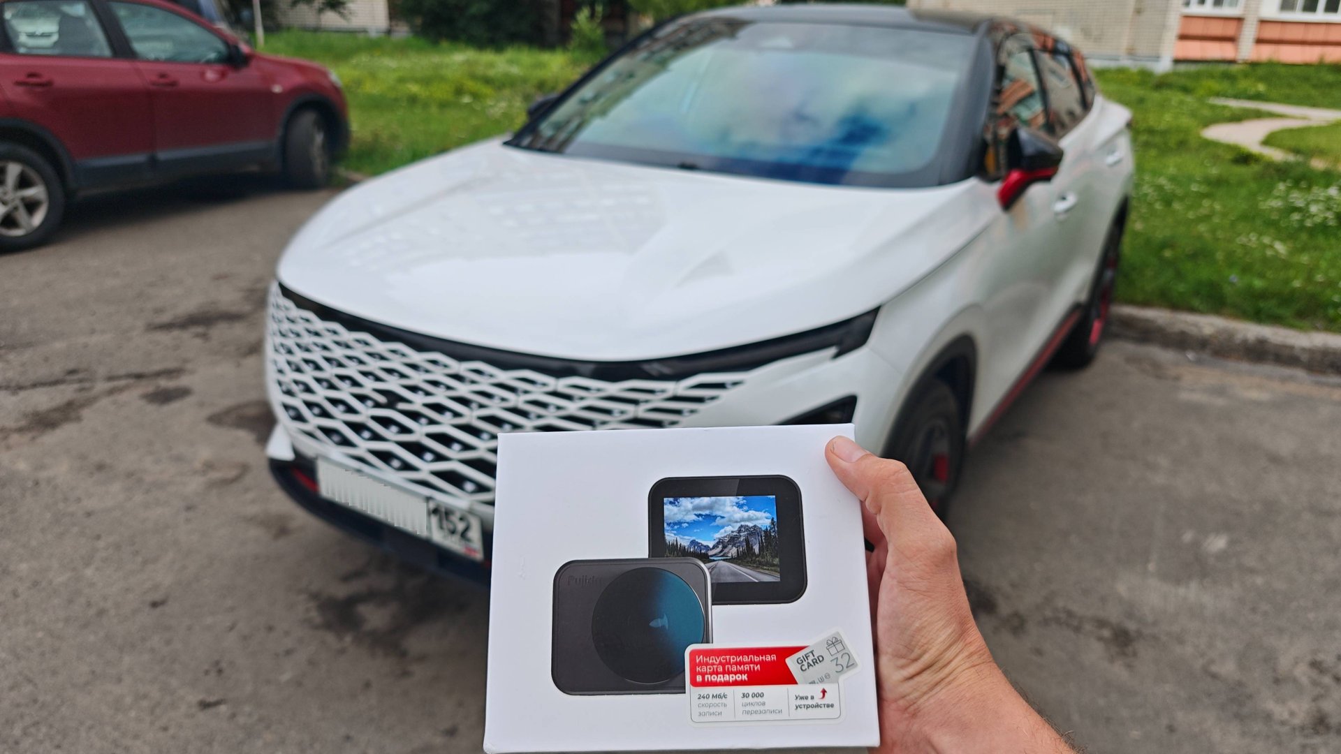 Компактный видеорегистратор Fujida Zoom Okko WiFi