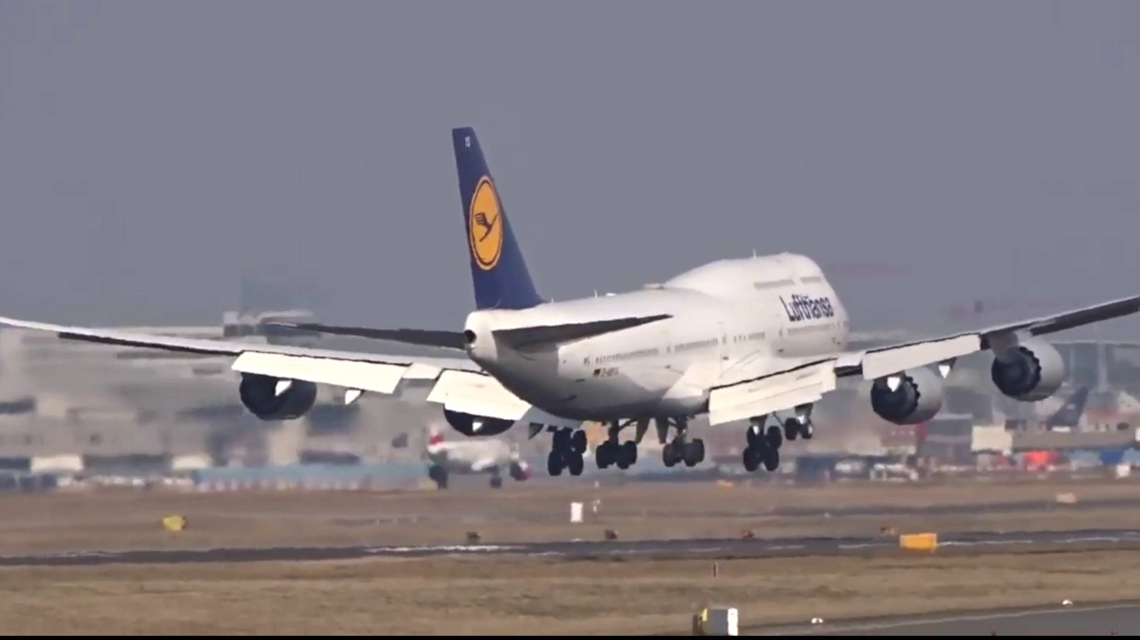 Самолет взлетает | Красивая подборка взлет самолета пассажирского смотреть онлайн