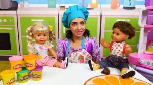 Готовлю игрушкам — Куклы Беби Бон и ёжики — Игры в пластилин Плей До для детей