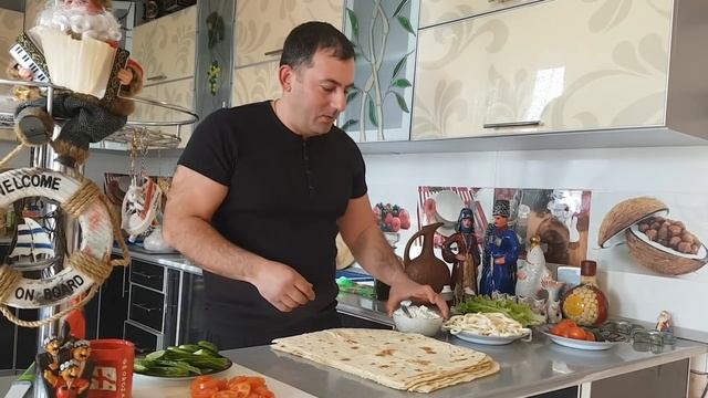 КАК ПРИГОТОВИТЬ СОЧНУЮ КЕБАБ-ШАУРМУ ДОМА? смотреть онлайн