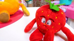 Видео для малышей про игры в готовку и Беби Бон. Готовлю игрушкам Волшебную Кашу! Аквагель и игрушки