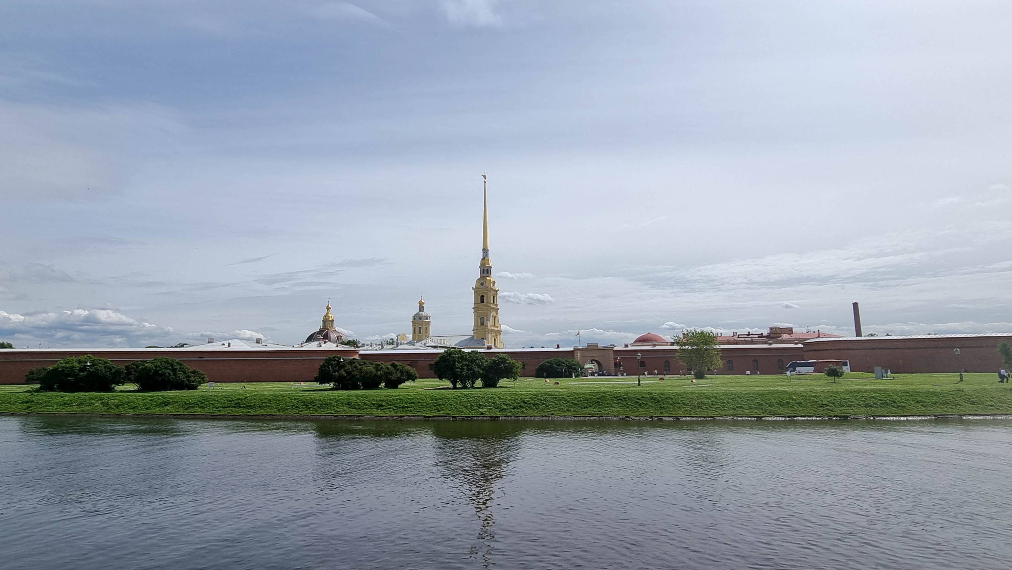 Петропавловская крепость в Санкт-Петербурге. 7.07.2025г. смотреть онлайн