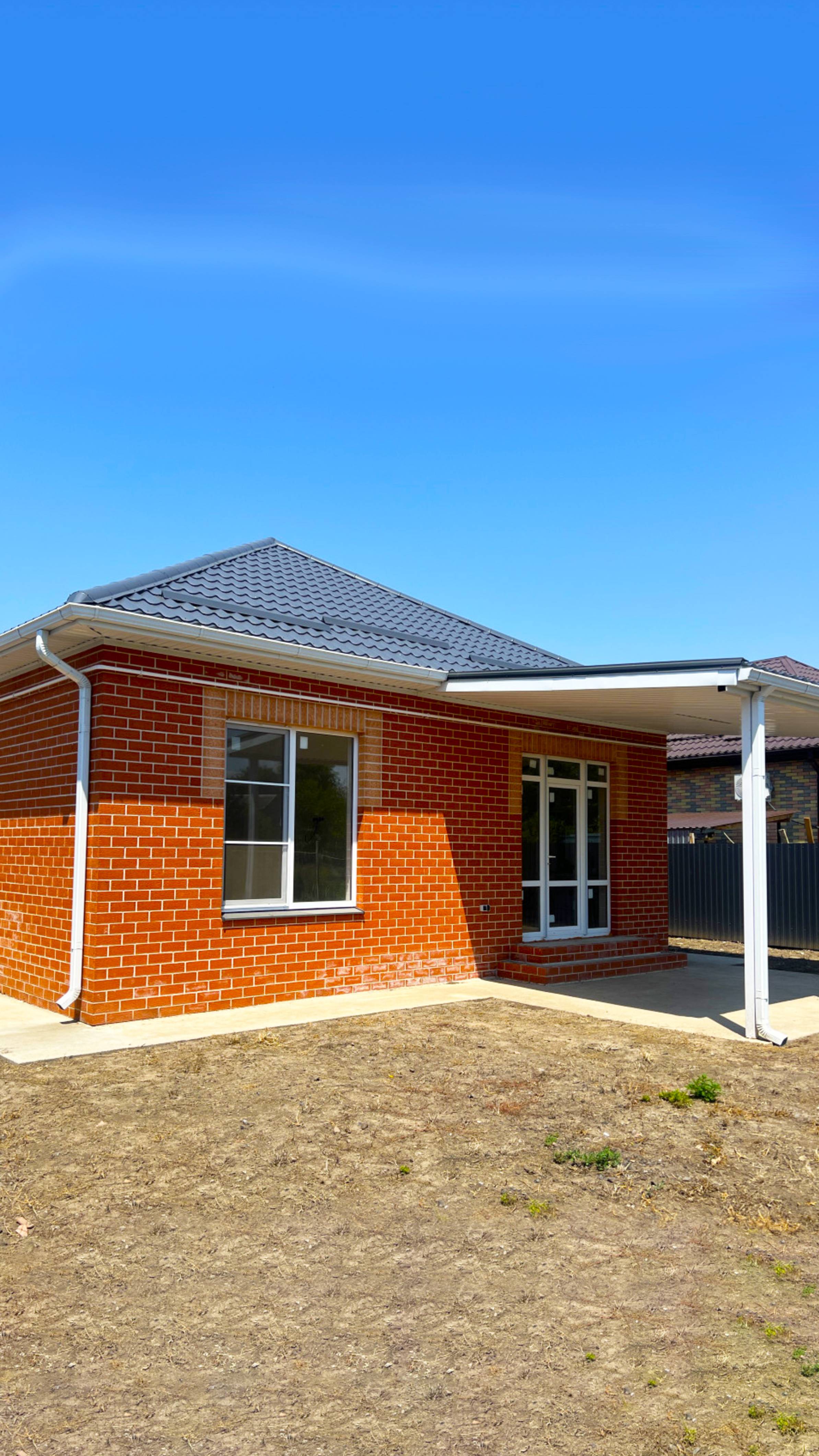 Светлый и просторный дом с отличной планировкой рядом с асфальтом. Краснодар и море близко! смотреть онлайн