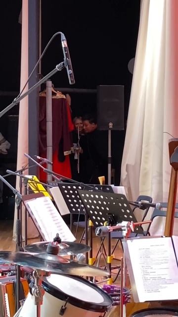 Подурачиться мы, конечно, можем, но всегда очень ответственно подходим к своей работе! смотреть онлайн