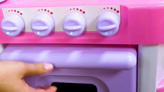 Готовлю игрушкам! Кексы ромовая баба для принцесс Холодное Сердце. Игры в пластилин Плей До смотреть онлайн