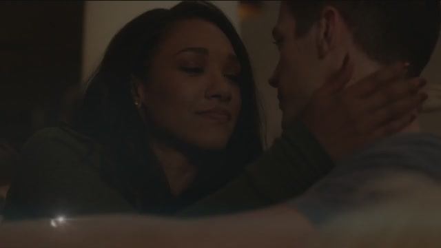 Поцелуи в сериалах - 2 часть смотреть онлайн