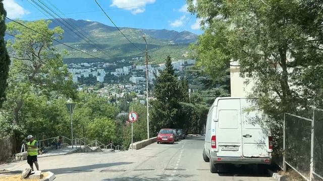 Ялта. От ост.Нижний Таксопарк ул.Коммунаров, Достоевского,Таврической ул. 25.07.25.Крым.Crimea.Yalta смотреть онлайн