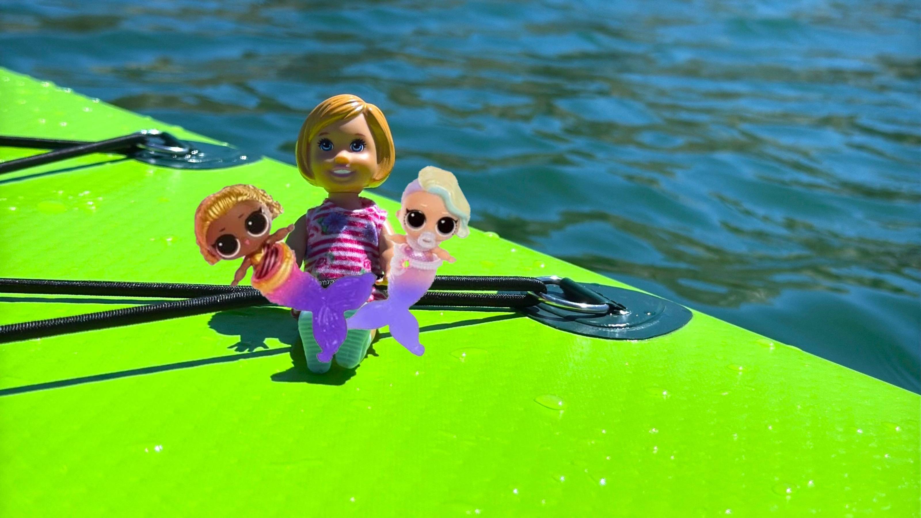 ДИАНКА ПАРТИЗАНКА😁 СБЕЖАЛА кататься на сапборде без мамы куклы Барби истории Даринелкатв смотреть онлайн