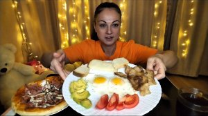 Мукбанг🍳🥓Яичница с беконом, пицца 🍕 Стоит ли заказывать готовую еду или лучше готовить самому?🤔
