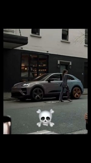 1 + 📹 This Car Changes Color When You Walk By😱🔥 #ColorChangingCar #SmartCarTech #ChameleonCar→👤