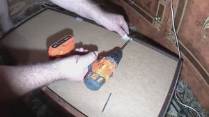 Выпадает дно выдвижного ящика. Решаем проблему.