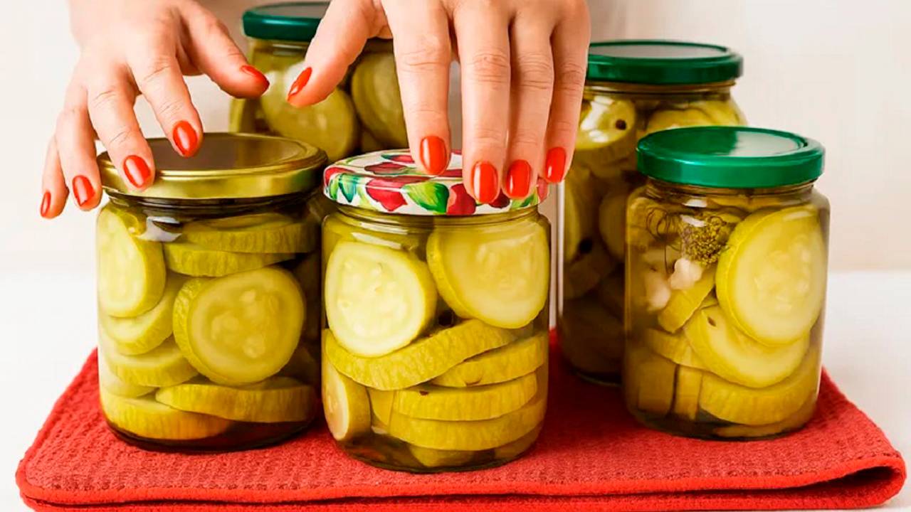 Вкус лета, который не дождался зимы! 😂 Мои самые лучшие маринованные кабачки! Съедаются Моментально смотреть онлайн