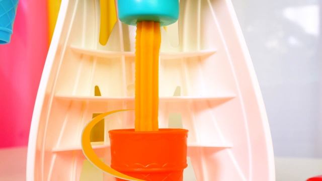 Мой детский сад – Готовим мороженое! Развивающие видео для малышей и игры с Плей До смотреть онлайн