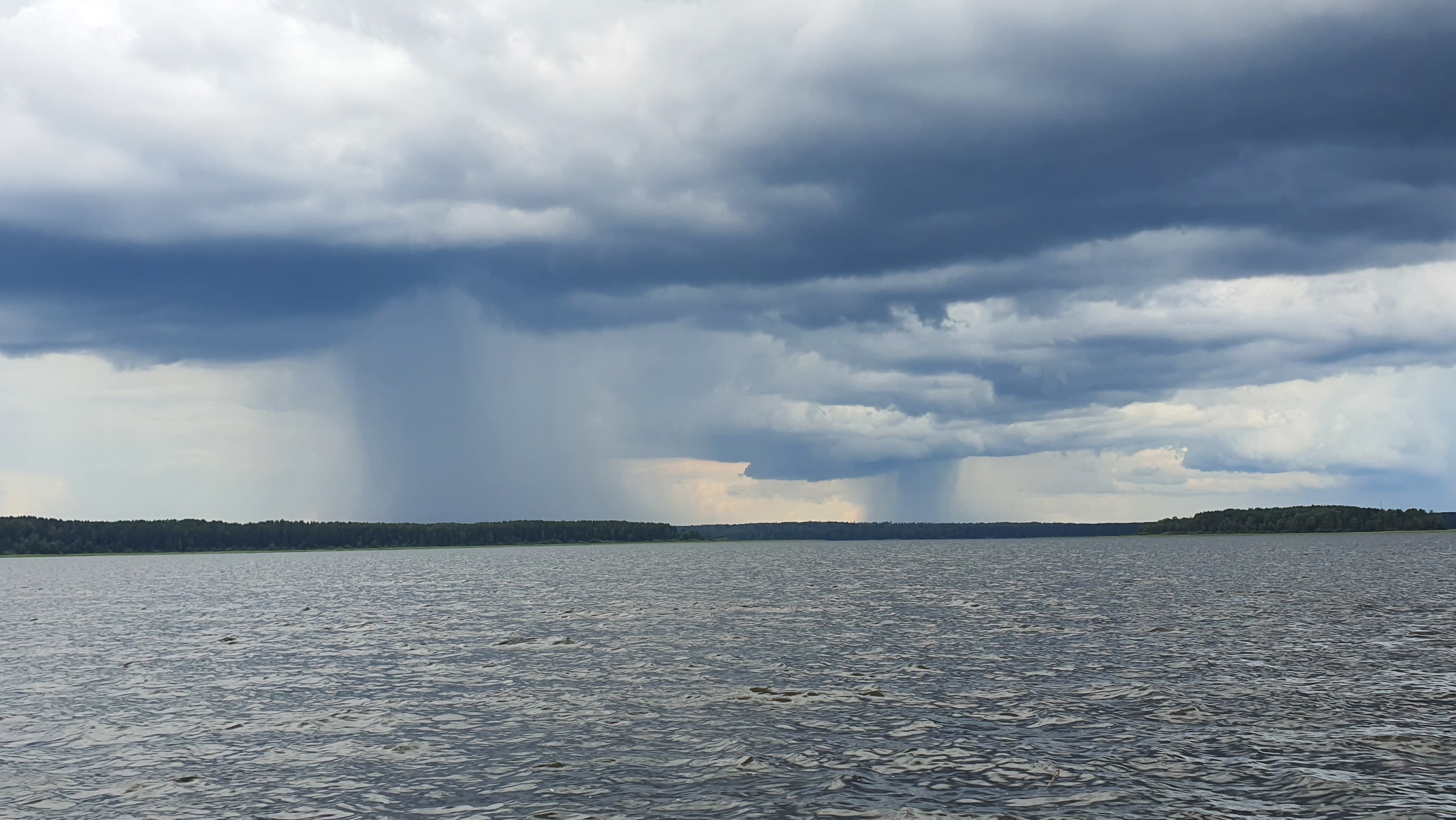Путешествие. Озеро Селигер. Катер. Ветер. Волны. смотреть онлайн