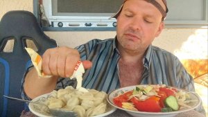 ОБЖОР бульмени мини/мокпанроссия/еда на камеру/мукбанг