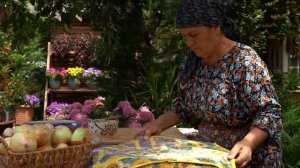 Kənd Həyatı. пироги с мясом в деревенском стиле, приготовленные на бочке