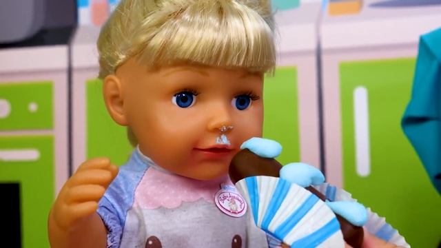 Готовлю игрушкам — Пирожное картошка и глазированные сырки для Беби Бон — Игры с Плей До для детей смотреть онлайн