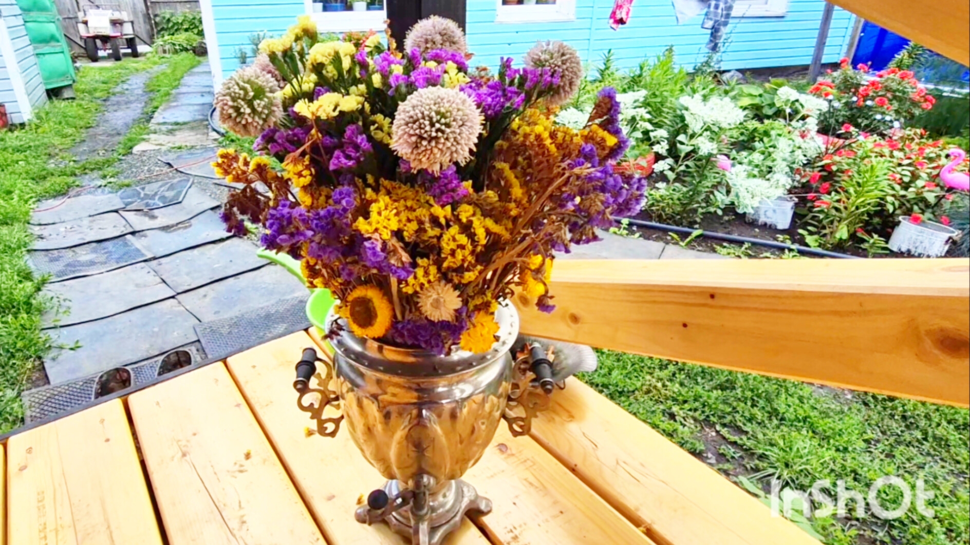 далеко в Российской Деревне простая семья с Алтая,выращивание поросят и птицы смотреть онлайн