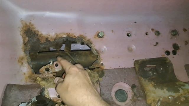 Спасти Terrano от ржавчины.