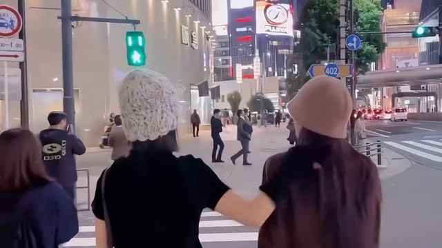 1 + 👩❤️👩credit on video смотреть онлайн