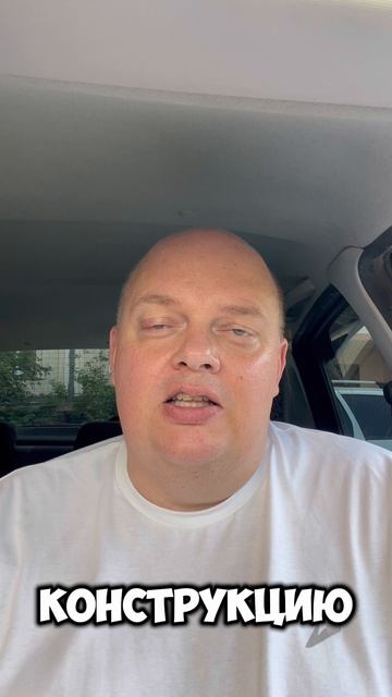 Каким бортом разъезжаться  с встречным транспортом, при левом повороте?