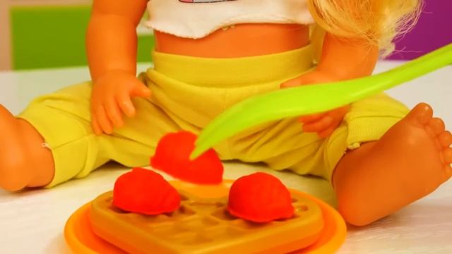 Мой детский сад — Готовим вафли с малышами — Куклы Беби Бон для детей смотреть онлайн