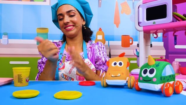 Готовлю игрушкам — Готовим пирожки с начинками с игрушками Машинки Мокас — Игры для детей смотреть онлайн