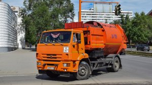Мусоровоз КО-449-05 "Бочка" на шасси КамАЗ-53605-A4 (Н 239 УУ 22) / KAMAZ-53605 garbage truck.
