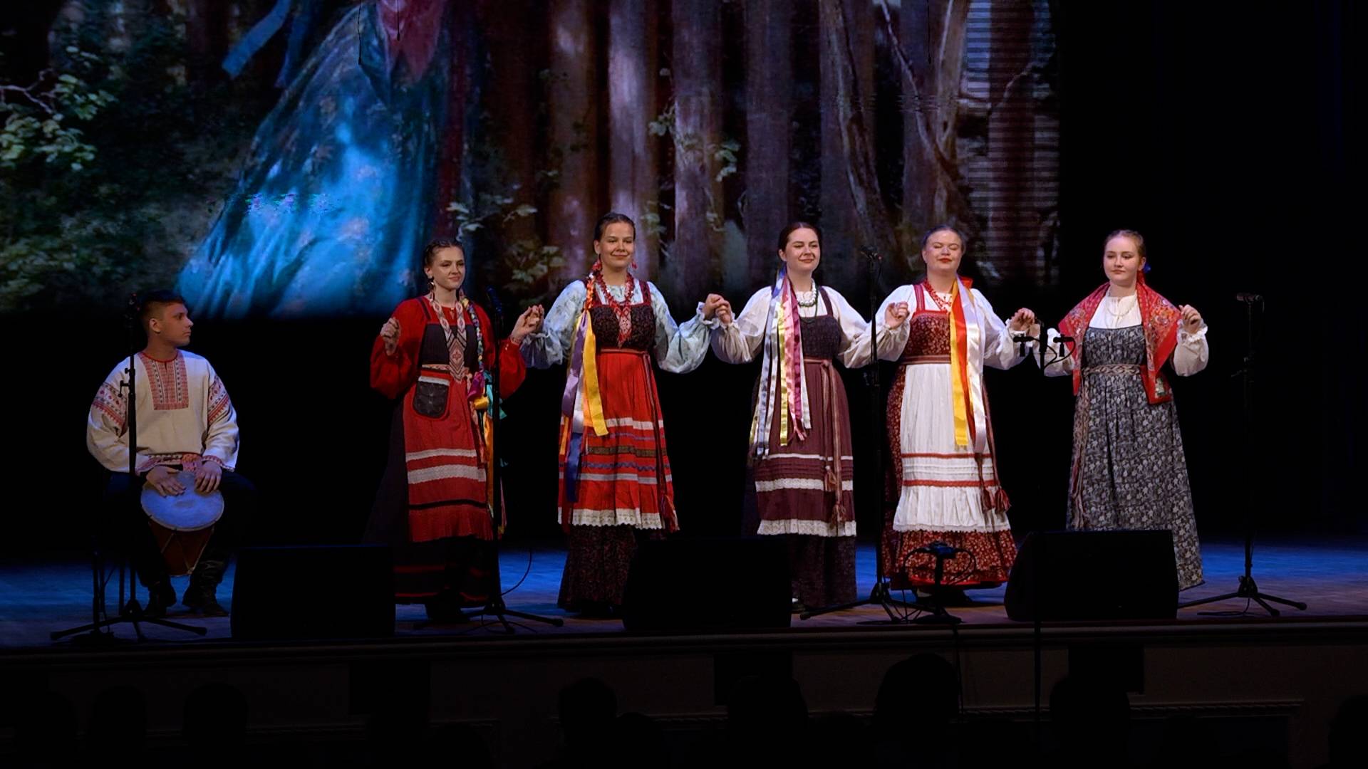 Солисты в дипломном концерте СХНП СОКИ 19 июня 2025 года смотреть онлайн