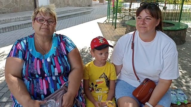 Матвей с бабушкой и мамой Вероникой. Отзыв о нас. Июль2025. Жемчужина Азовья