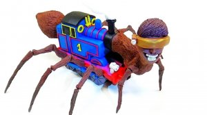 Страшный ПАРОВОЗИК  ТОМАС  Паук