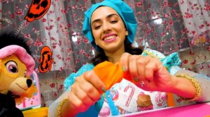 Видео про игры в готовку еды с Плей До. Готовлю игрушкам Щенячий Патруль - Угощение на Хэллоуин!